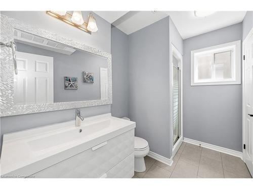 7852 Sabine Drive, Niagara Falls, ON - Indoor Photo Showing Bathroom