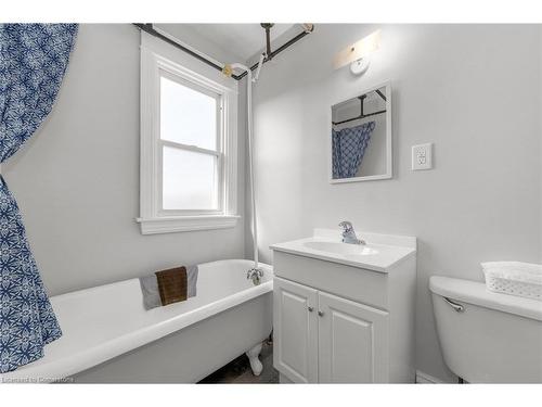 115 Belview Avenue, Hamilton, ON - Indoor Photo Showing Bathroom