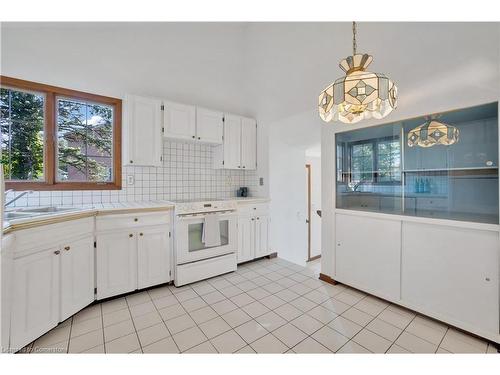 3770 Huntington Avenue, Windsor, ON - Indoor Photo Showing Kitchen