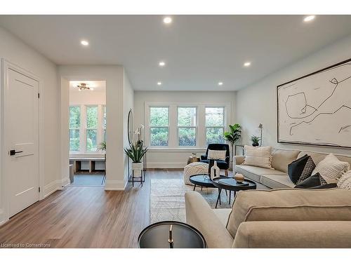 94 Dromore Crescent, Hamilton, ON - Indoor Photo Showing Living Room