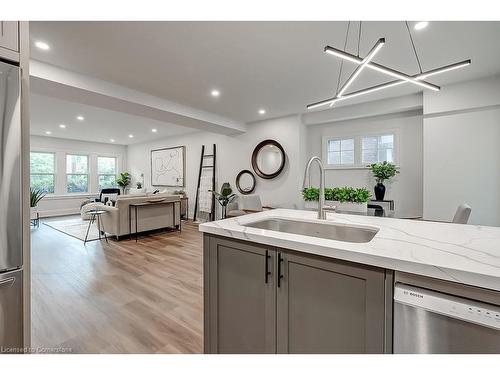 94 Dromore Crescent, Hamilton, ON - Indoor Photo Showing Kitchen