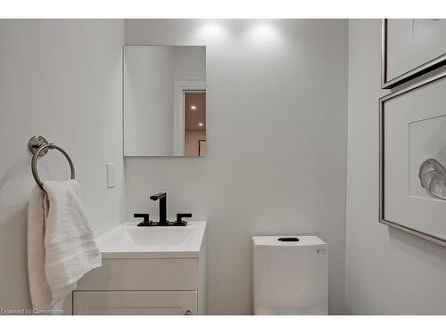 94 Dromore Crescent, Hamilton, ON - Indoor Photo Showing Bathroom