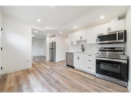 132 Holton Avenue S, Hamilton, ON - Indoor Photo Showing Kitchen