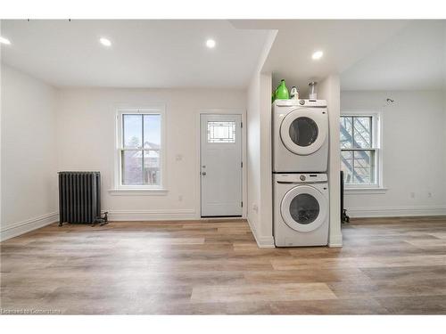 132 Holton Avenue S, Hamilton, ON - Indoor Photo Showing Laundry Room