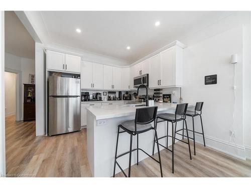 132 Holton Avenue S, Hamilton, ON - Indoor Photo Showing Kitchen