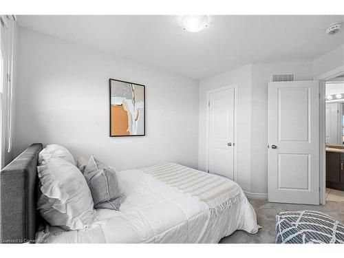 49 Crossings Way, Hannon, ON - Indoor Photo Showing Bedroom