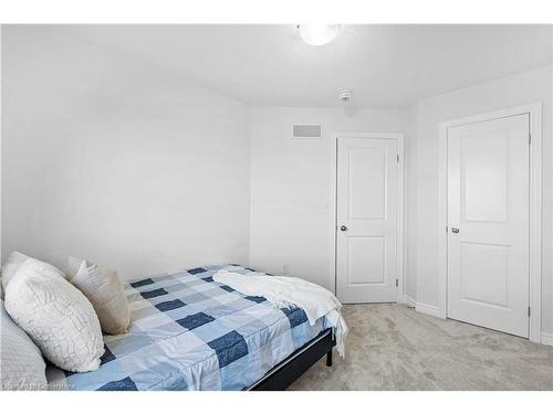 49 Crossings Way, Hannon, ON - Indoor Photo Showing Bedroom