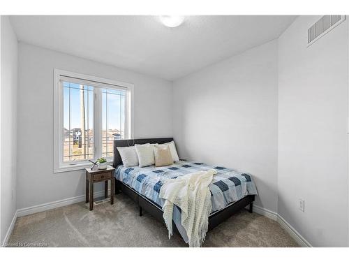 49 Crossings Way, Hannon, ON - Indoor Photo Showing Bedroom