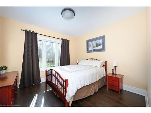 1897 Concession 8 Road W, Hamilton, ON - Indoor Photo Showing Bedroom