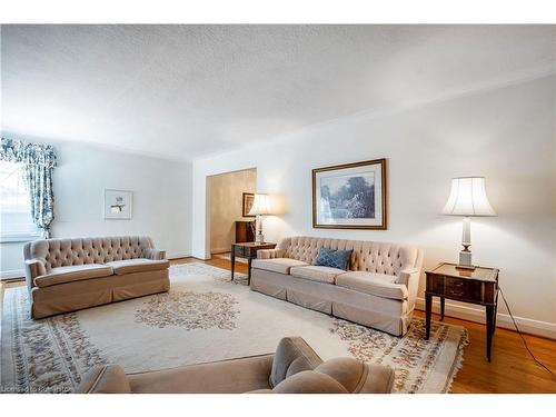 393 River Side Drive, Oakville, ON - Indoor Photo Showing Living Room