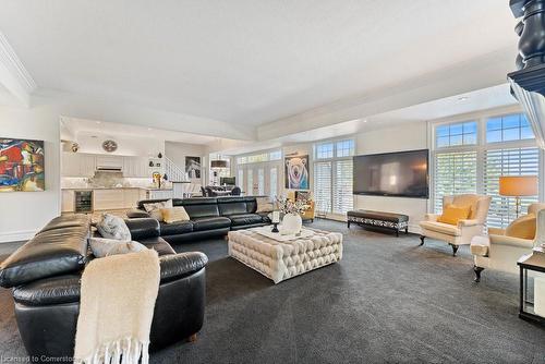 1467 Book Road W, Ancaster, ON - Indoor Photo Showing Living Room