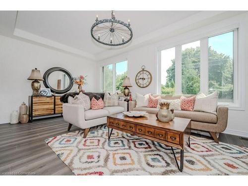 47-288 Glover Road, Stoney Creek, ON - Indoor Photo Showing Living Room