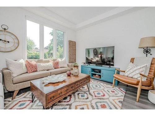 47-288 Glover Road, Stoney Creek, ON - Indoor Photo Showing Living Room