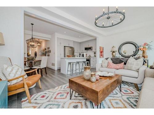 47-288 Glover Road, Stoney Creek, ON - Indoor Photo Showing Living Room