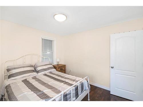 33 Alderney Avenue, Hamilton, ON - Indoor Photo Showing Bedroom