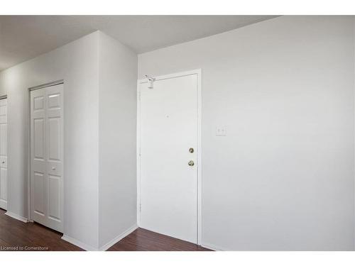 306-15 Albright Road, Hamilton, ON - Indoor Photo Showing Other Room