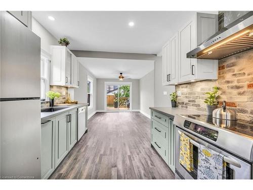 50 Whitfield Avenue, Hamilton, ON - Indoor Photo Showing Kitchen With Upgraded Kitchen