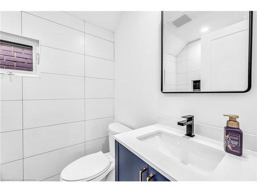 50 Whitfield Avenue, Hamilton, ON - Indoor Photo Showing Bathroom