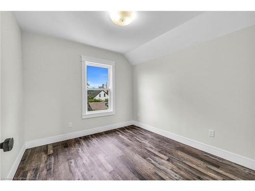 50 Whitfield Avenue, Hamilton, ON - Indoor Photo Showing Other Room