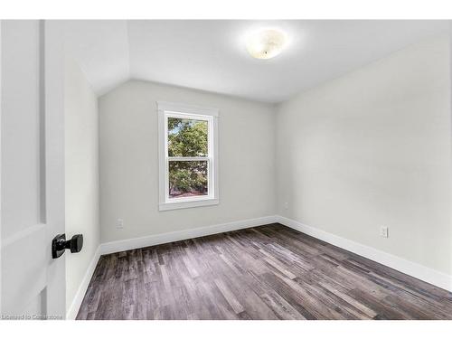 50 Whitfield Avenue, Hamilton, ON - Indoor Photo Showing Other Room