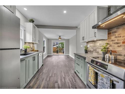 50 Whitfield Avenue, Hamilton, ON - Indoor Photo Showing Kitchen With Upgraded Kitchen