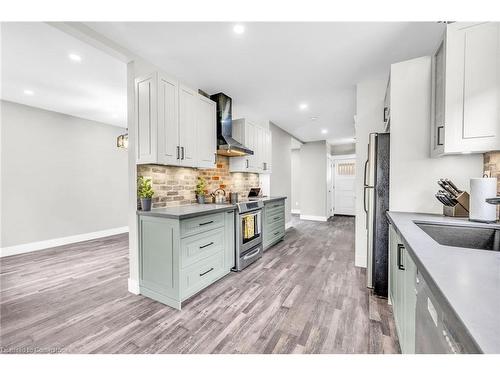 50 Whitfield Avenue, Hamilton, ON - Indoor Photo Showing Kitchen With Upgraded Kitchen