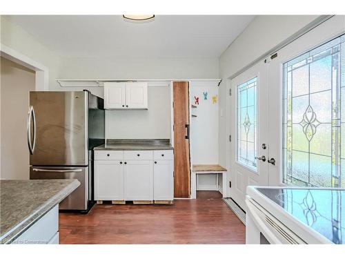 156 Avondale Street, Hamilton, ON - Indoor Photo Showing Kitchen