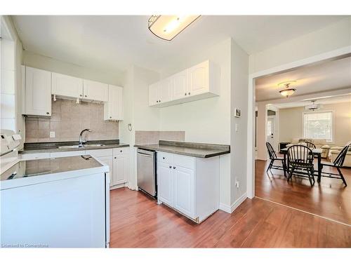 156 Avondale Street, Hamilton, ON - Indoor Photo Showing Kitchen