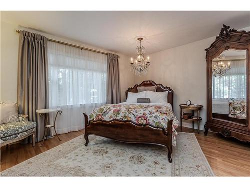 236 Donnelly Drive, Mississauga, ON - Indoor Photo Showing Bedroom