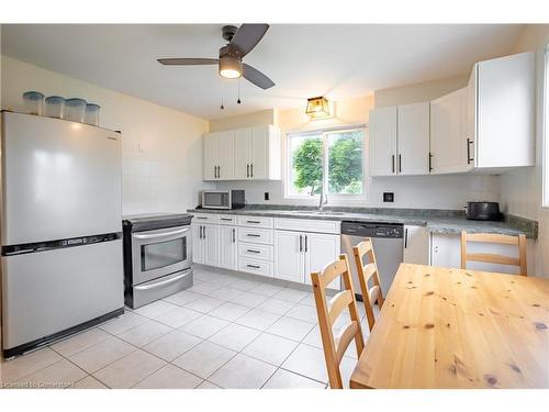 29 Quaker Road, Welland, ON - Indoor Photo Showing Kitchen