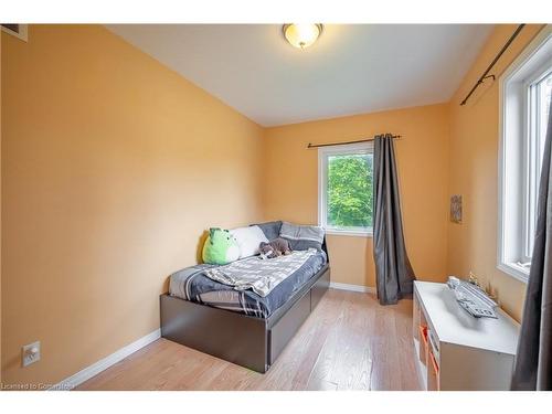 29 Quaker Road, Welland, ON - Indoor Photo Showing Bedroom