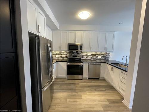 106-61 Soho Street, Hamilton, ON - Indoor Photo Showing Kitchen With Upgraded Kitchen