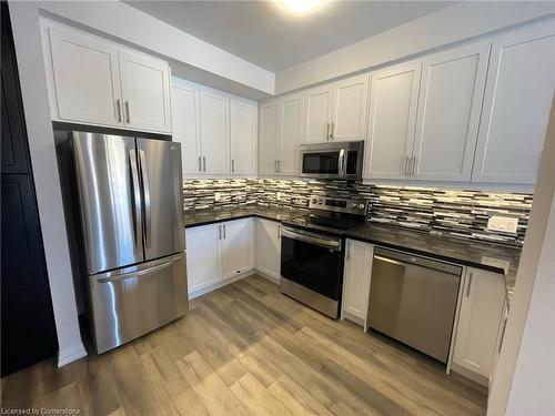 106-61 Soho Street, Hamilton, ON - Indoor Photo Showing Kitchen With Upgraded Kitchen