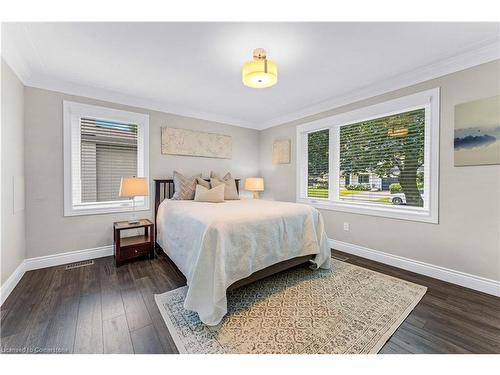 947 Easterbrook Avenue, Burlington, ON - Indoor Photo Showing Bedroom