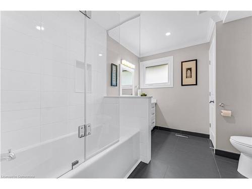 947 Easterbrook Avenue, Burlington, ON - Indoor Photo Showing Bathroom