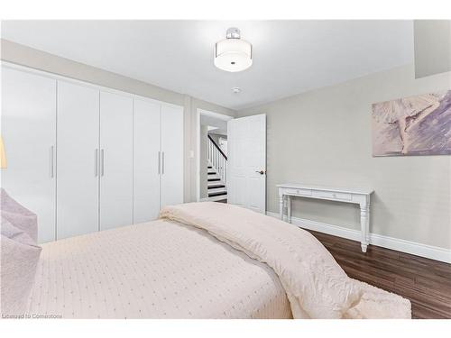 947 Easterbrook Avenue, Burlington, ON - Indoor Photo Showing Bedroom