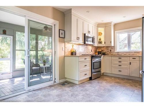 5 Rowanwood Avenue, Hamilton, ON - Indoor Photo Showing Kitchen With Upgraded Kitchen