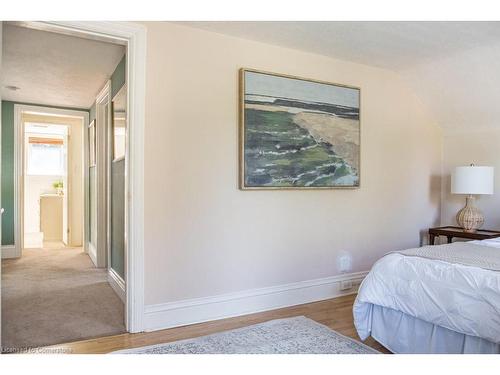 5 Rowanwood Avenue, Hamilton, ON - Indoor Photo Showing Bedroom