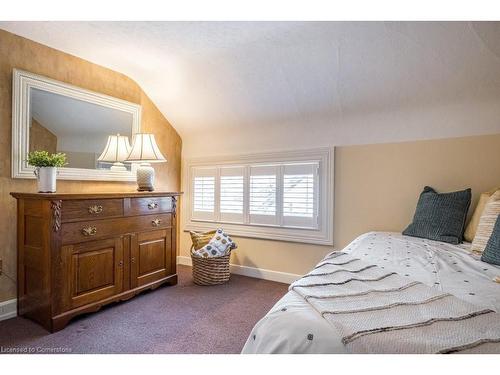 5 Rowanwood Avenue, Hamilton, ON - Indoor Photo Showing Bedroom