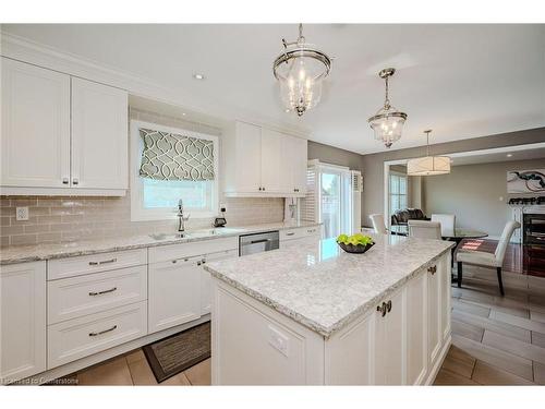 990 Upper Kenilworth Avenue, Hamilton, ON - Indoor Photo Showing Kitchen