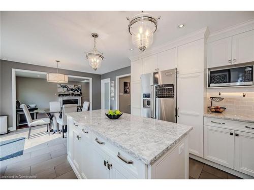 990 Upper Kenilworth Avenue, Hamilton, ON - Indoor Photo Showing Kitchen With Upgraded Kitchen