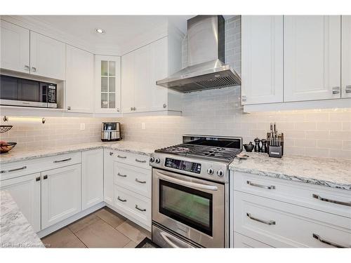 990 Upper Kenilworth Avenue, Hamilton, ON - Indoor Photo Showing Kitchen With Upgraded Kitchen