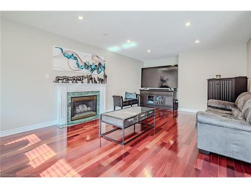 990 Upper Kenilworth Avenue, Hamilton, ON - Indoor Photo Showing Living Room With Fireplace