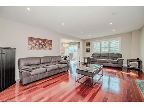 990 Upper Kenilworth Avenue, Hamilton, ON - Indoor Photo Showing Living Room