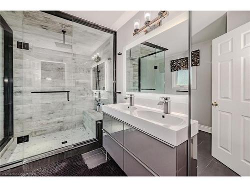 990 Upper Kenilworth Avenue, Hamilton, ON - Indoor Photo Showing Bathroom