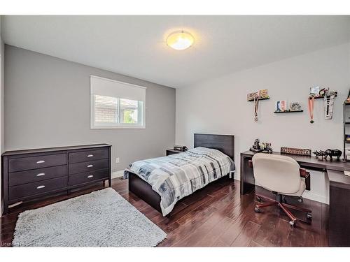 990 Upper Kenilworth Avenue, Hamilton, ON - Indoor Photo Showing Bedroom