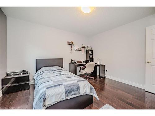 990 Upper Kenilworth Avenue, Hamilton, ON - Indoor Photo Showing Bedroom