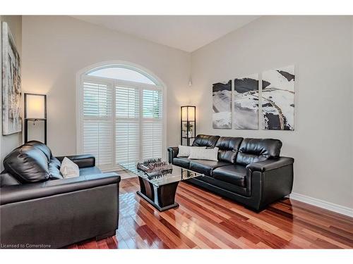 990 Upper Kenilworth Avenue, Hamilton, ON - Indoor Photo Showing Living Room