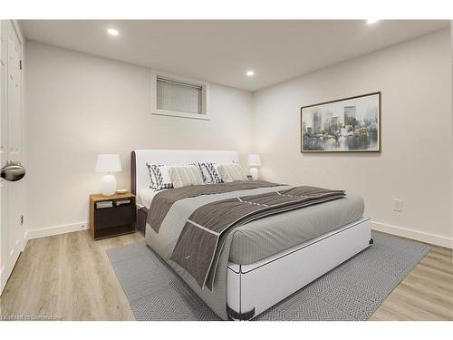 Lower-93 Shadyside Avenue, Hamilton, ON - Indoor Photo Showing Bedroom