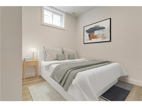 Lower-93 Shadyside Avenue, Hamilton, ON - Indoor Photo Showing Bedroom